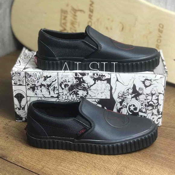 NWT VANS&Marvel Classic Slip On Black Widow W - Picture 3 of 8